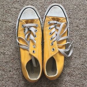 Converse All Star! Women’s size 7.